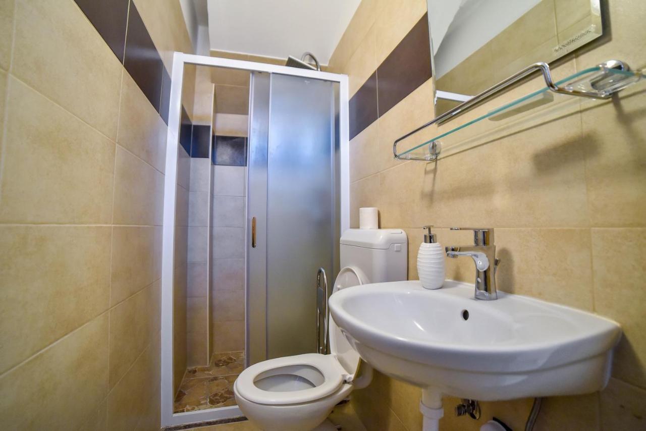 Hostel Sinj Extérieur photo