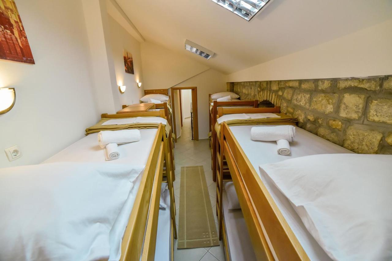 Hostel Sinj Extérieur photo