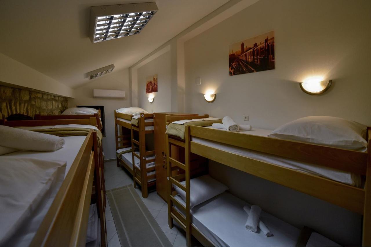 Hostel Sinj Extérieur photo