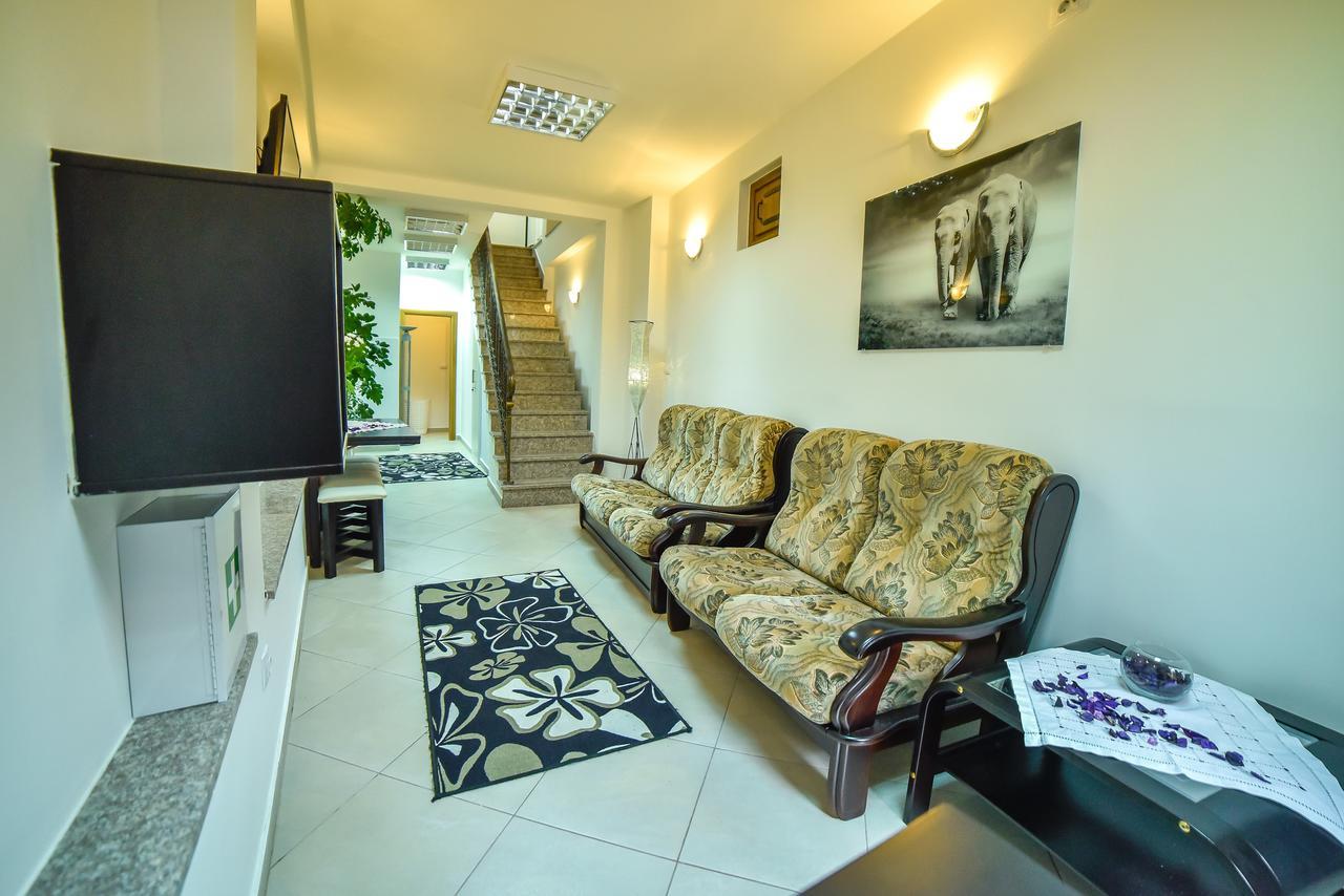 Hostel Sinj Extérieur photo