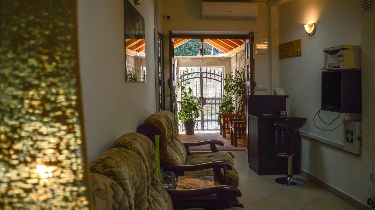 Hostel Sinj Extérieur photo
